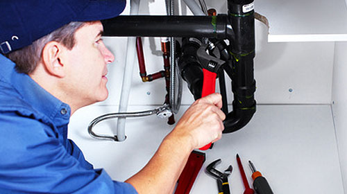 Quels sont les avantages d’embaucher un plombier ?